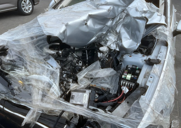 Volkswagen Passat cena 21900 przebieg: 100000, rok produkcji 2019 z Trzebnica małe 37